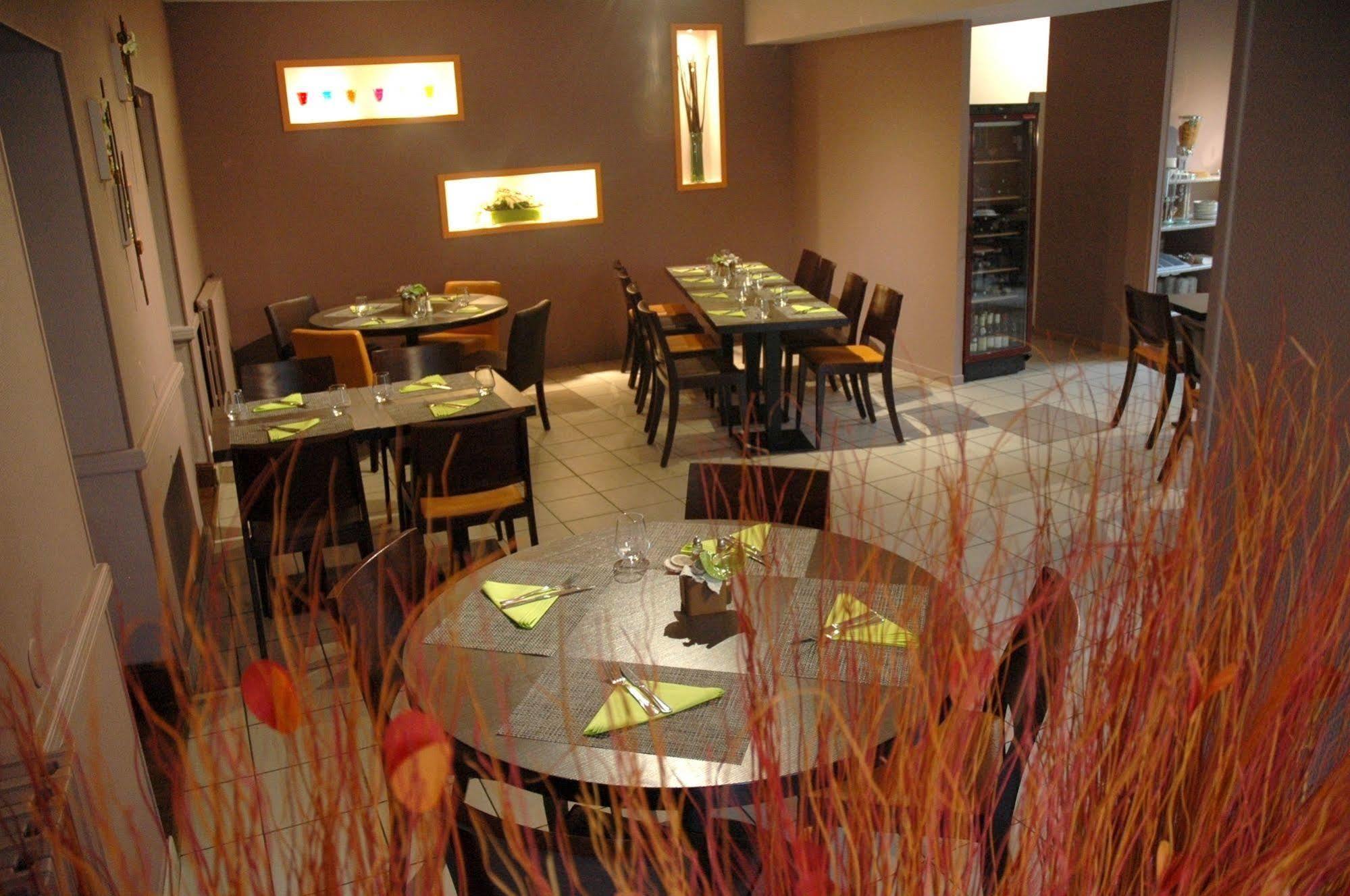 Logis Hotel Le Chene Vert Savenay Esterno foto
