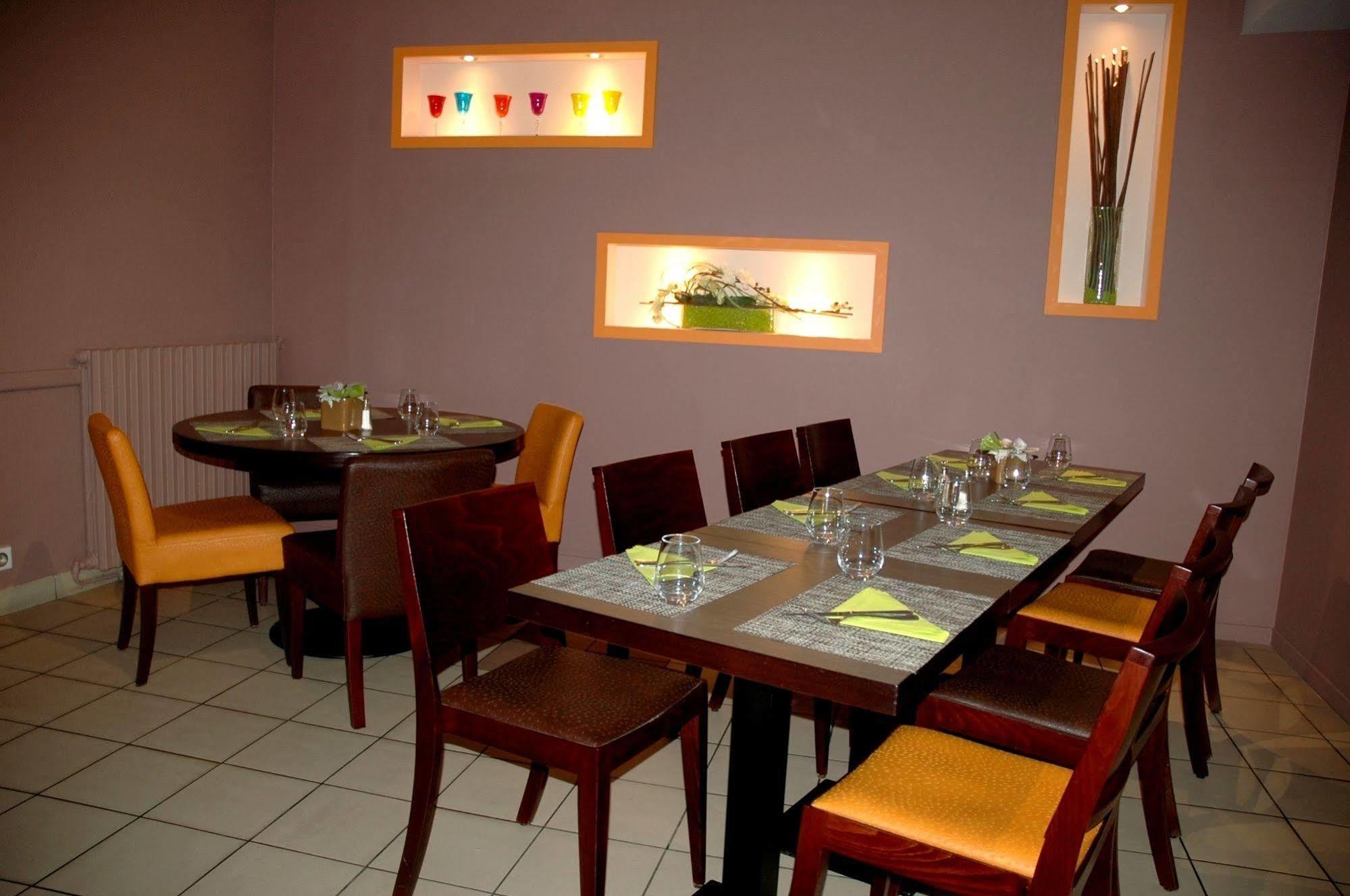 Logis Hotel Le Chene Vert Savenay Esterno foto