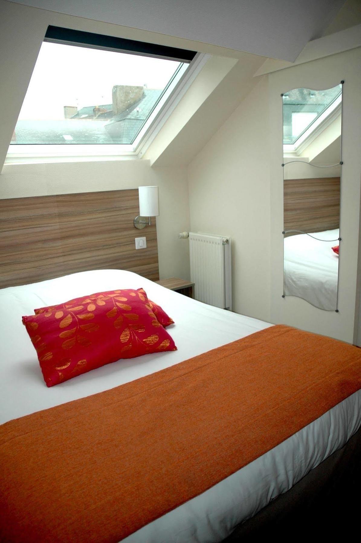 Logis Hotel Le Chene Vert Savenay Esterno foto