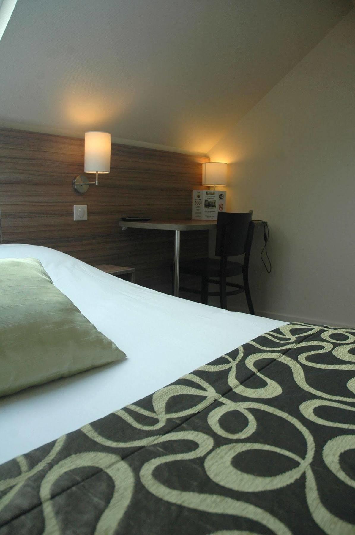Logis Hotel Le Chene Vert Savenay Esterno foto